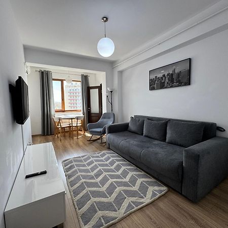 Rivera Apartments - Premium Accomodation Iasi Buitenkant foto