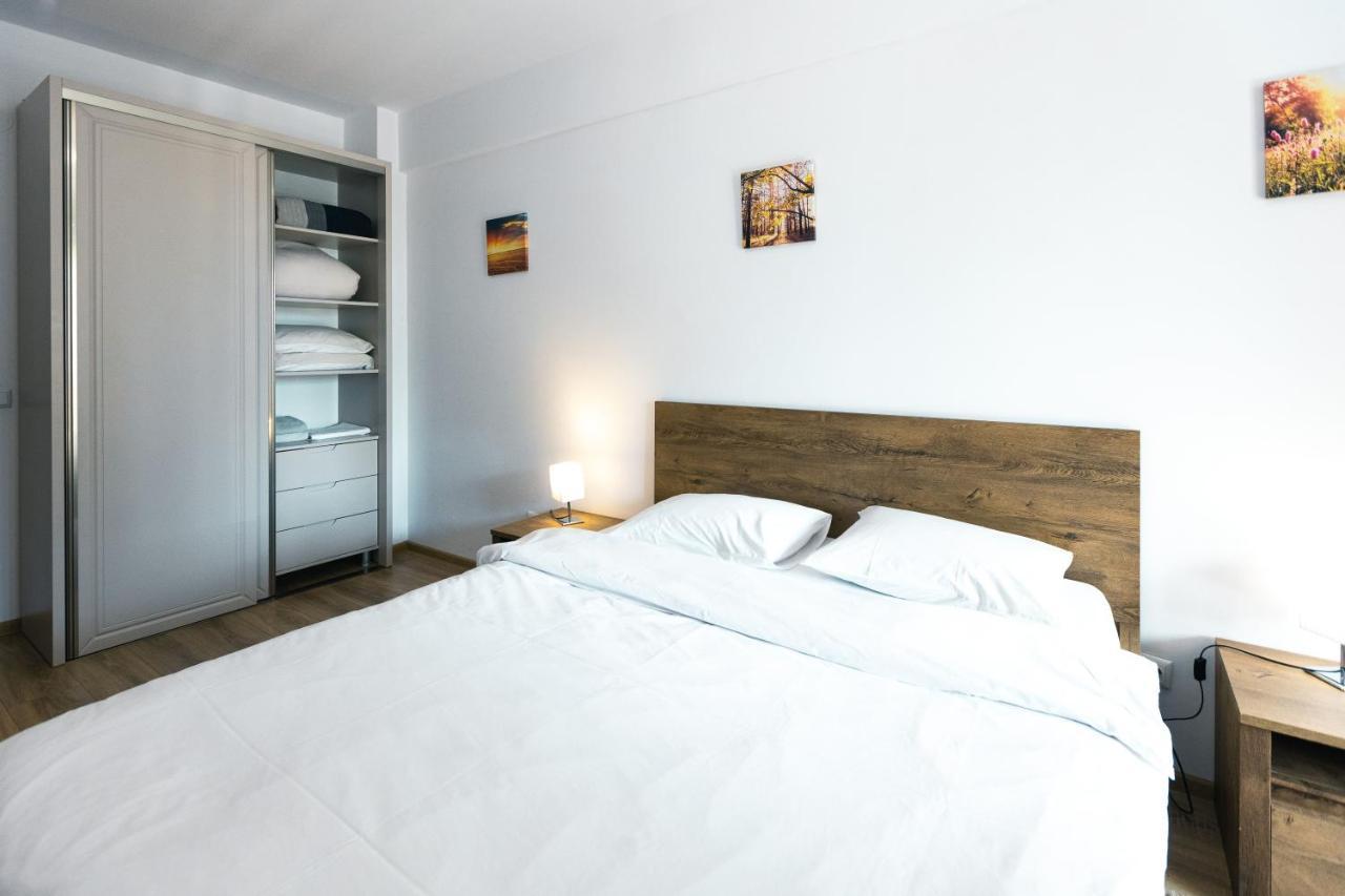 Rivera Apartments - Premium Accomodation Iasi Buitenkant foto