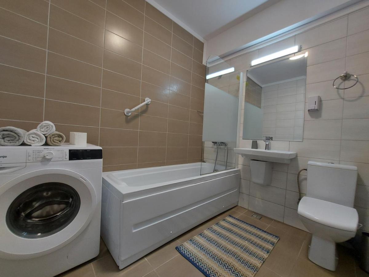 Rivera Apartments - Premium Accomodation Iasi Buitenkant foto